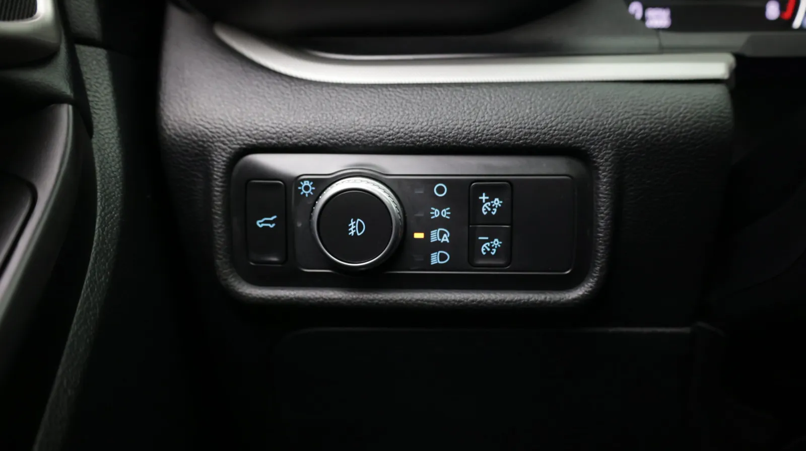 Ford Explorer photo 23