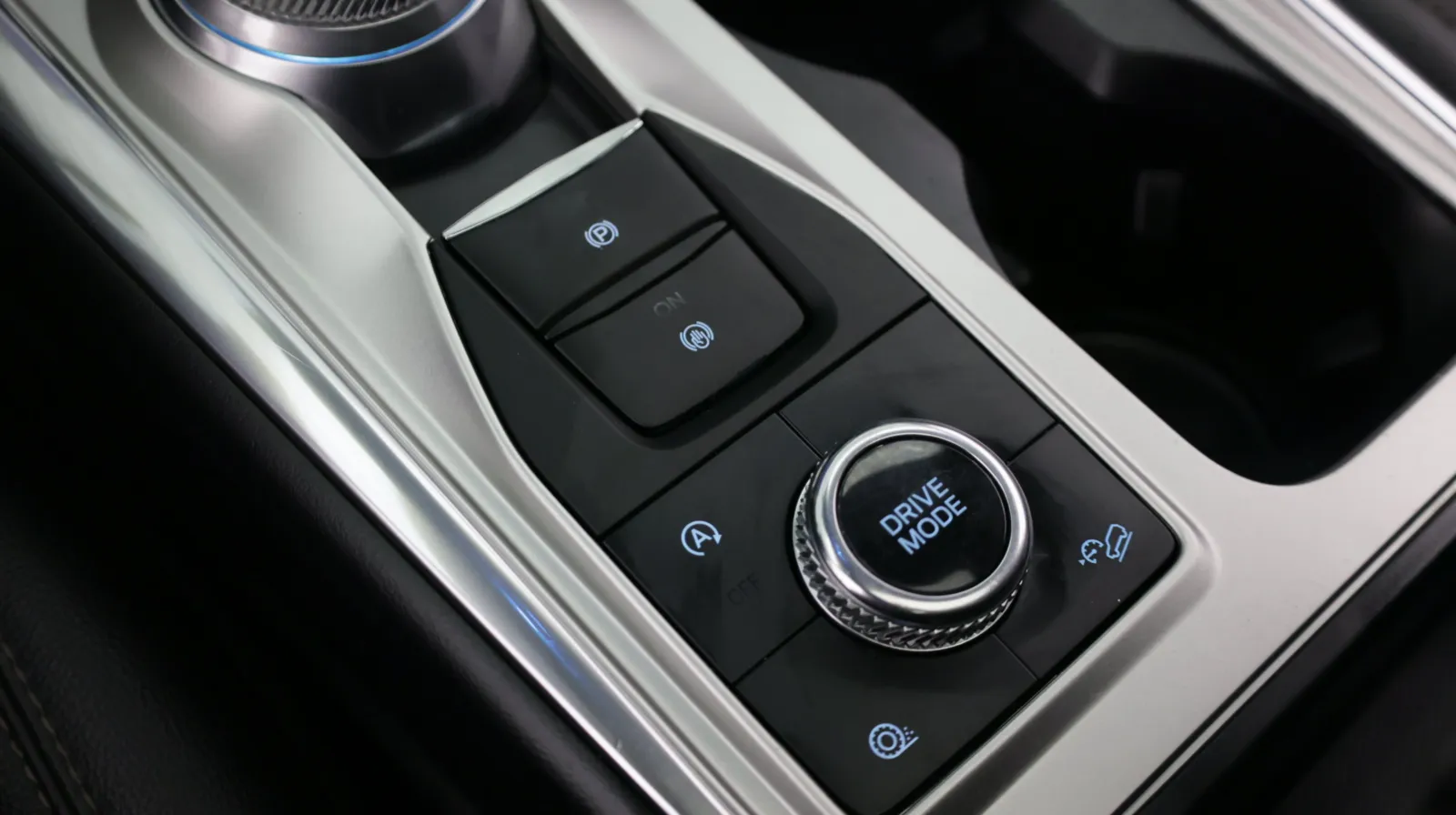 Ford Explorer photo 16