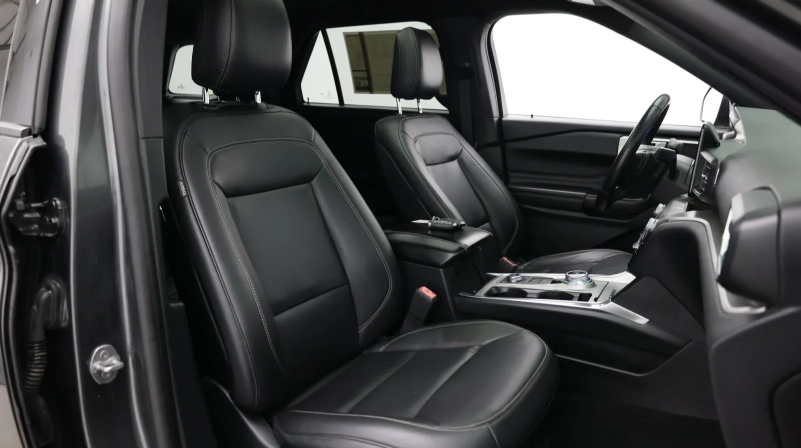 Ford Explorer photo 39