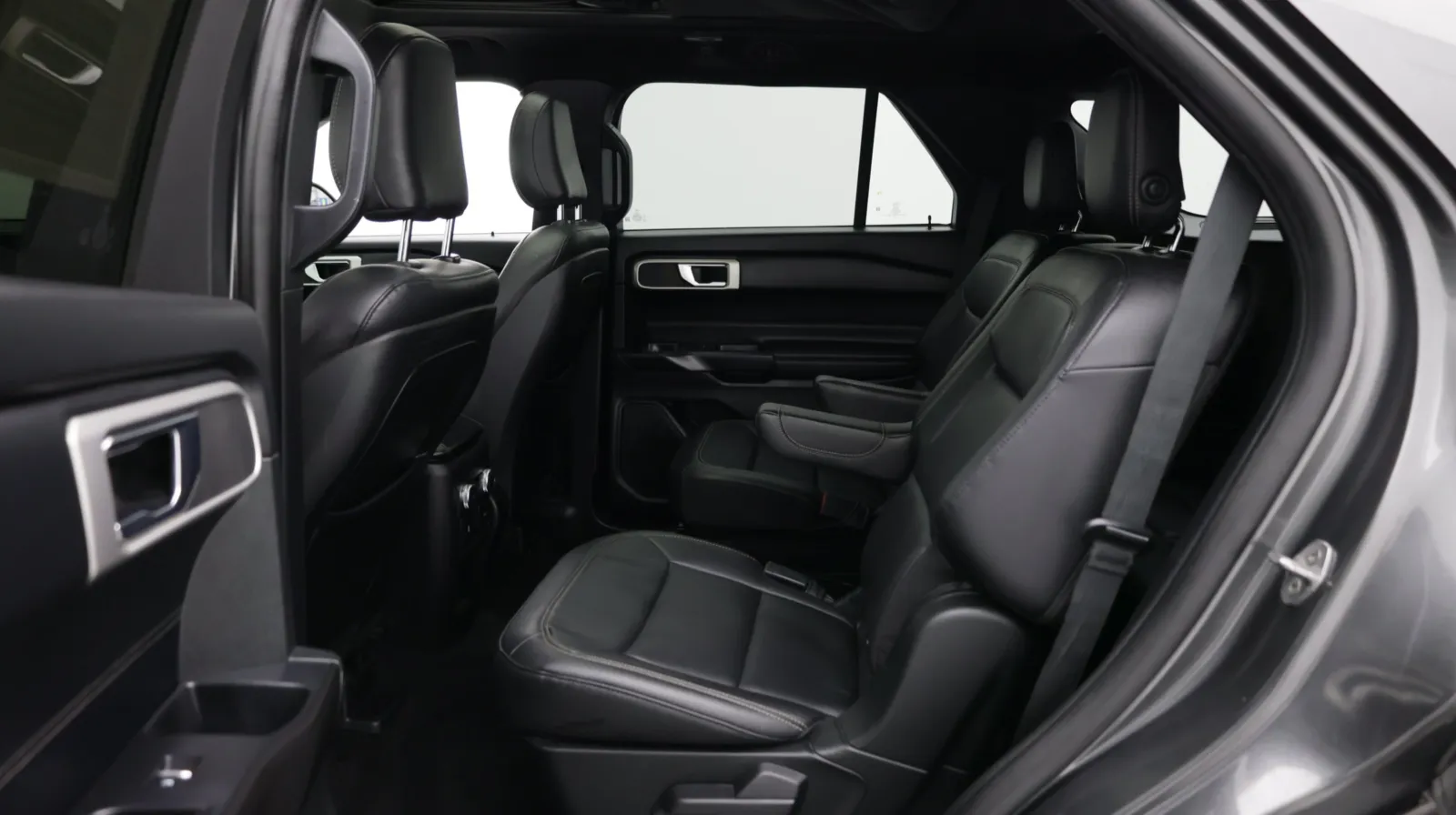 Ford Explorer photo 24