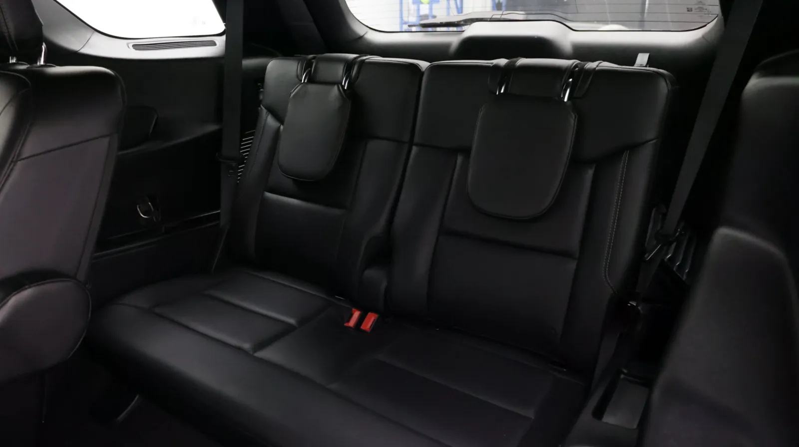 Ford Explorer photo 25