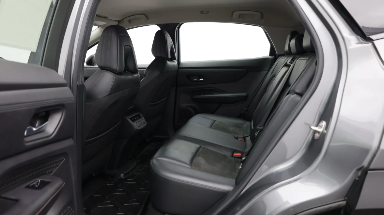 Nissan Ariya photo 25