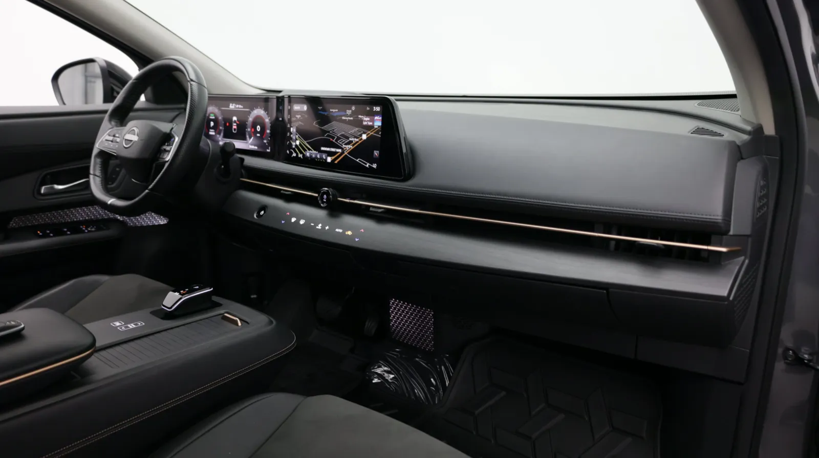 Nissan Ariya photo 38