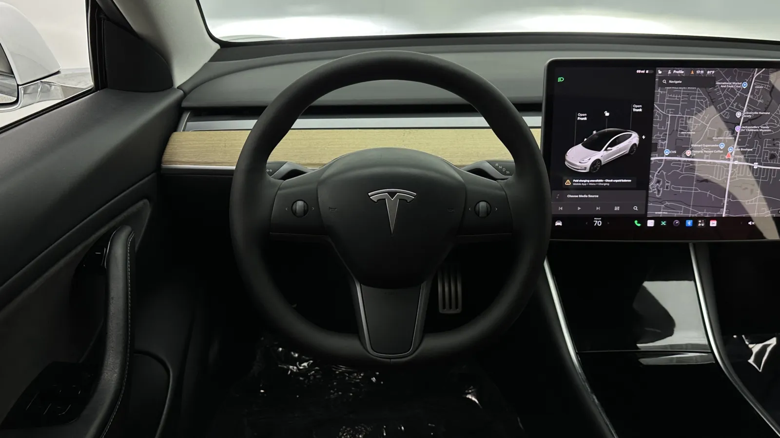 Tesla Model 3 photo 27