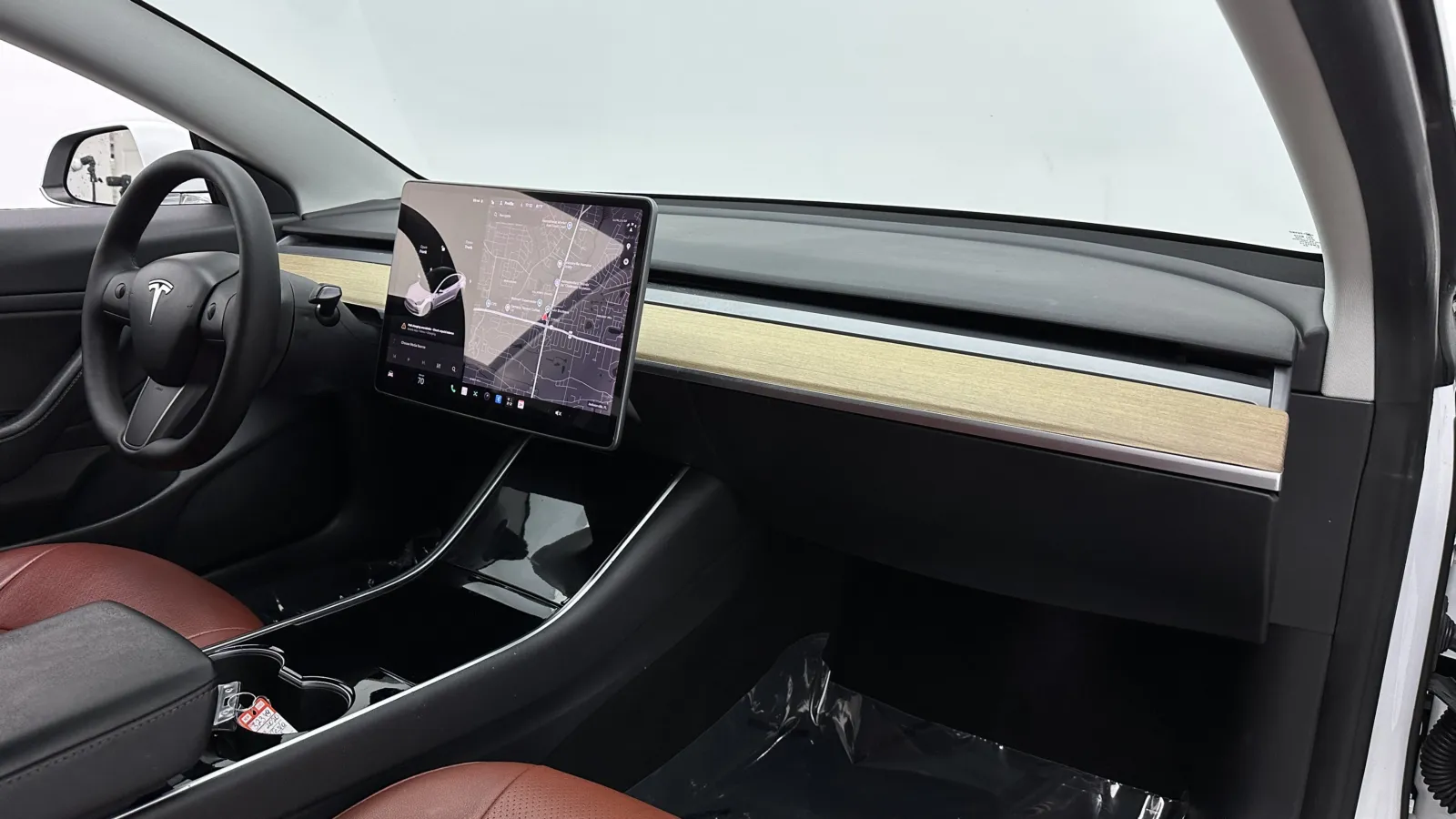 Tesla Model 3 photo 33