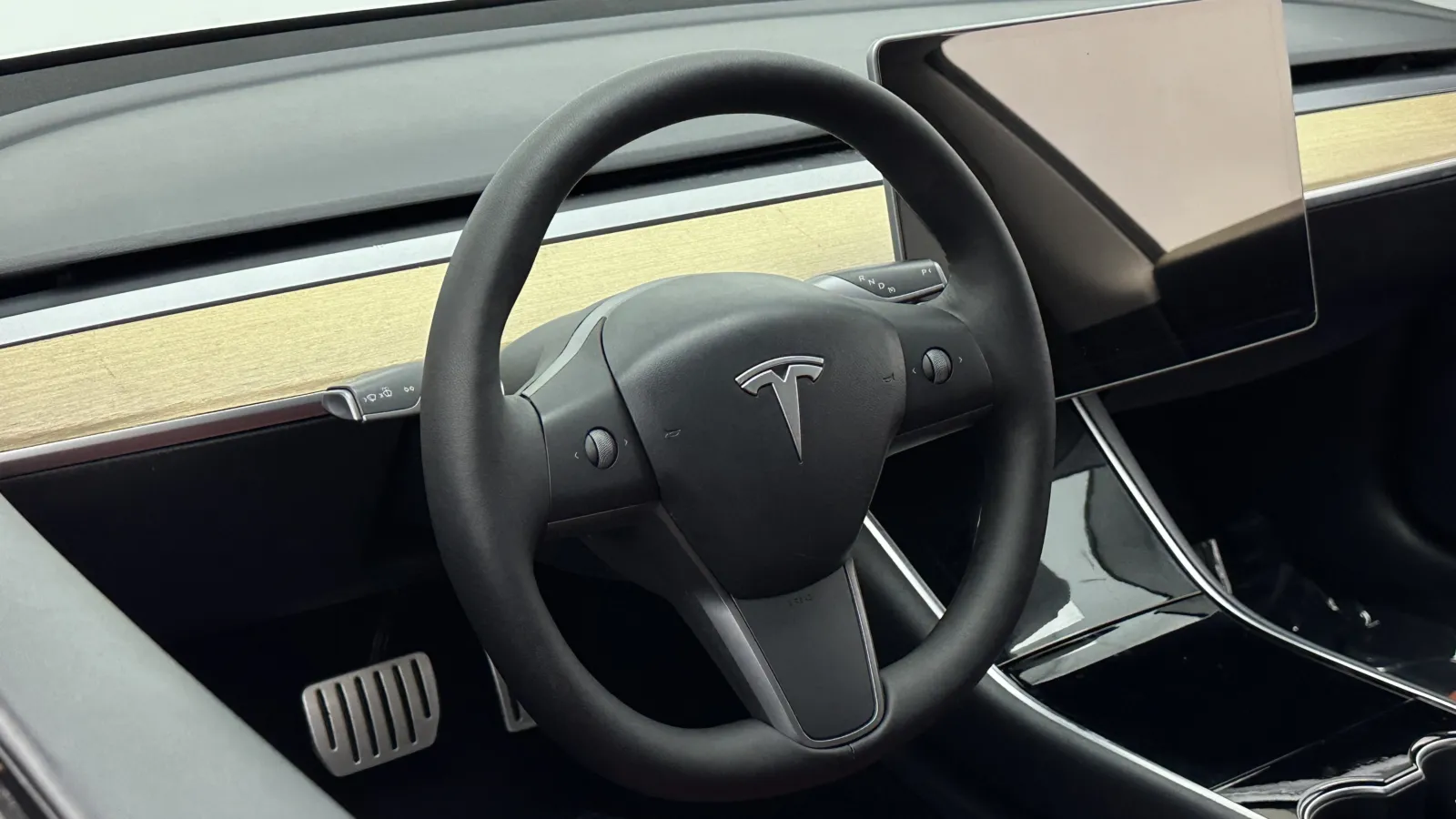 Tesla Model 3 photo 9