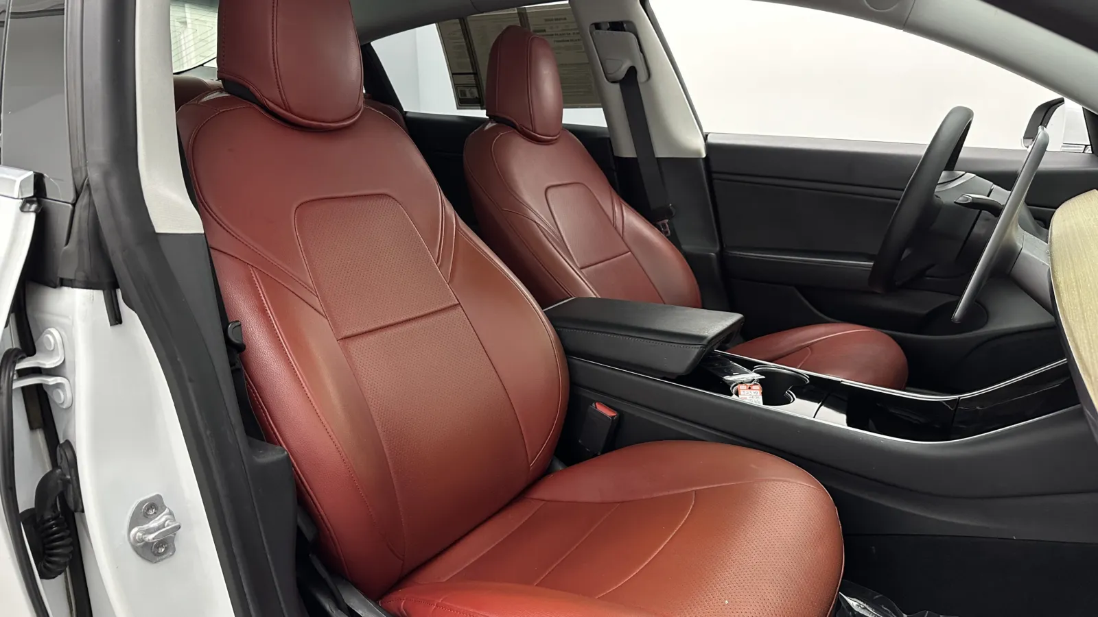 Tesla Model 3 photo 32