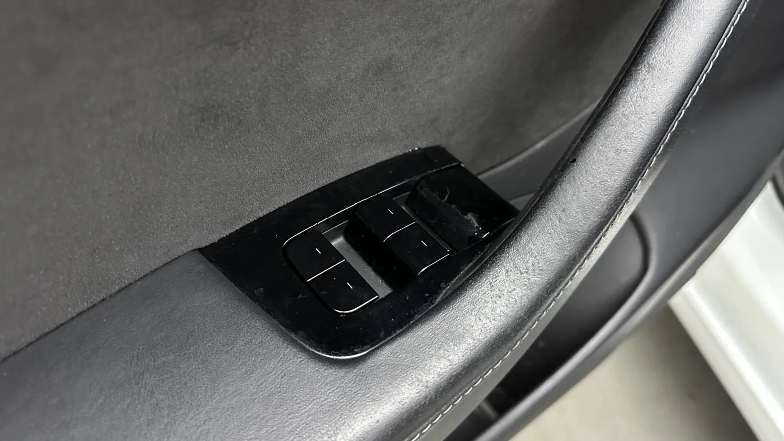 Tesla Model 3 photo 11