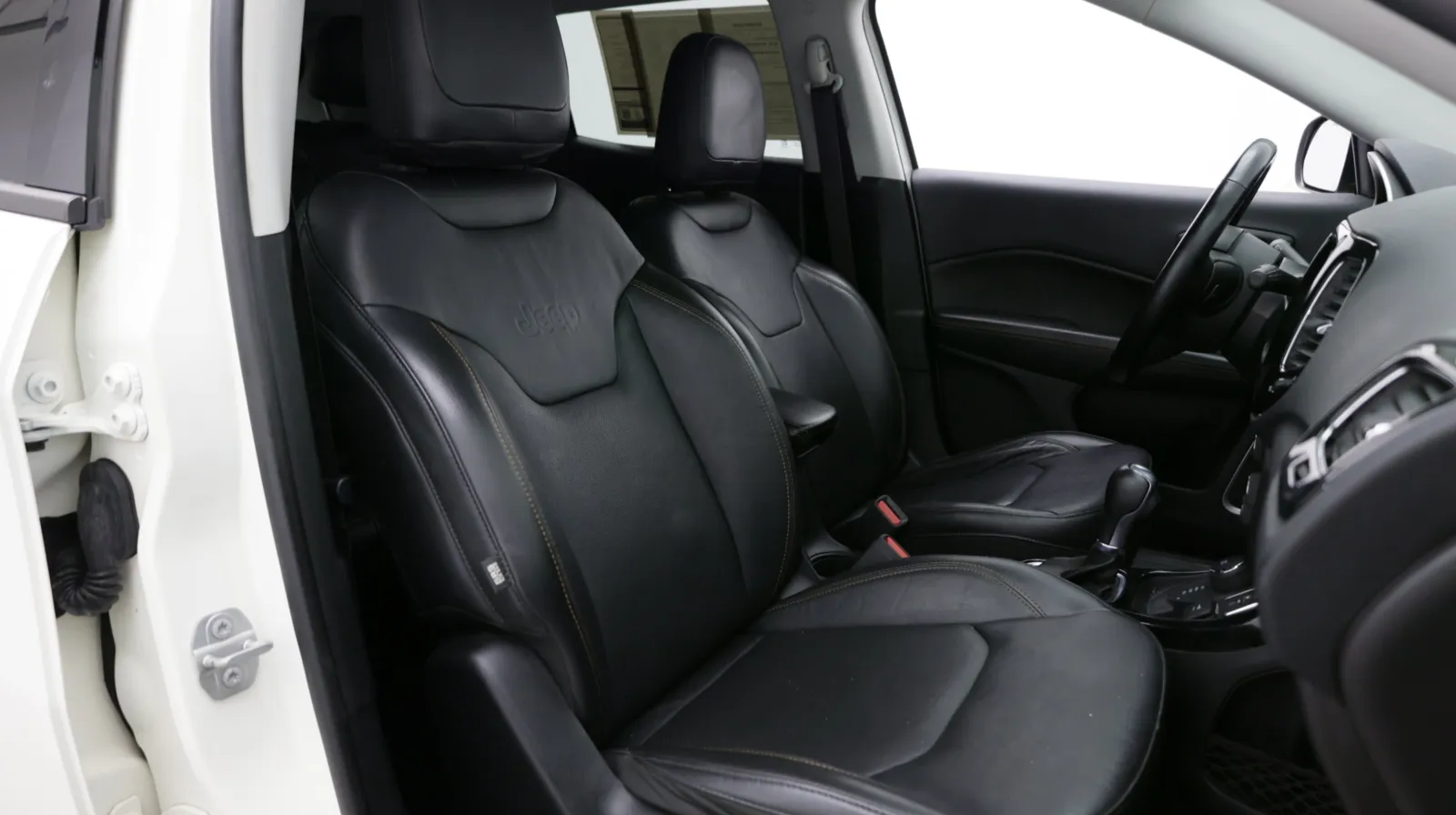 Jeep Compass photo 36