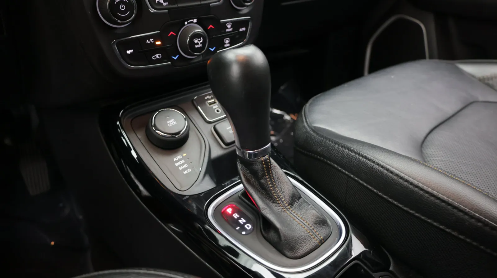 Jeep Compass photo 15