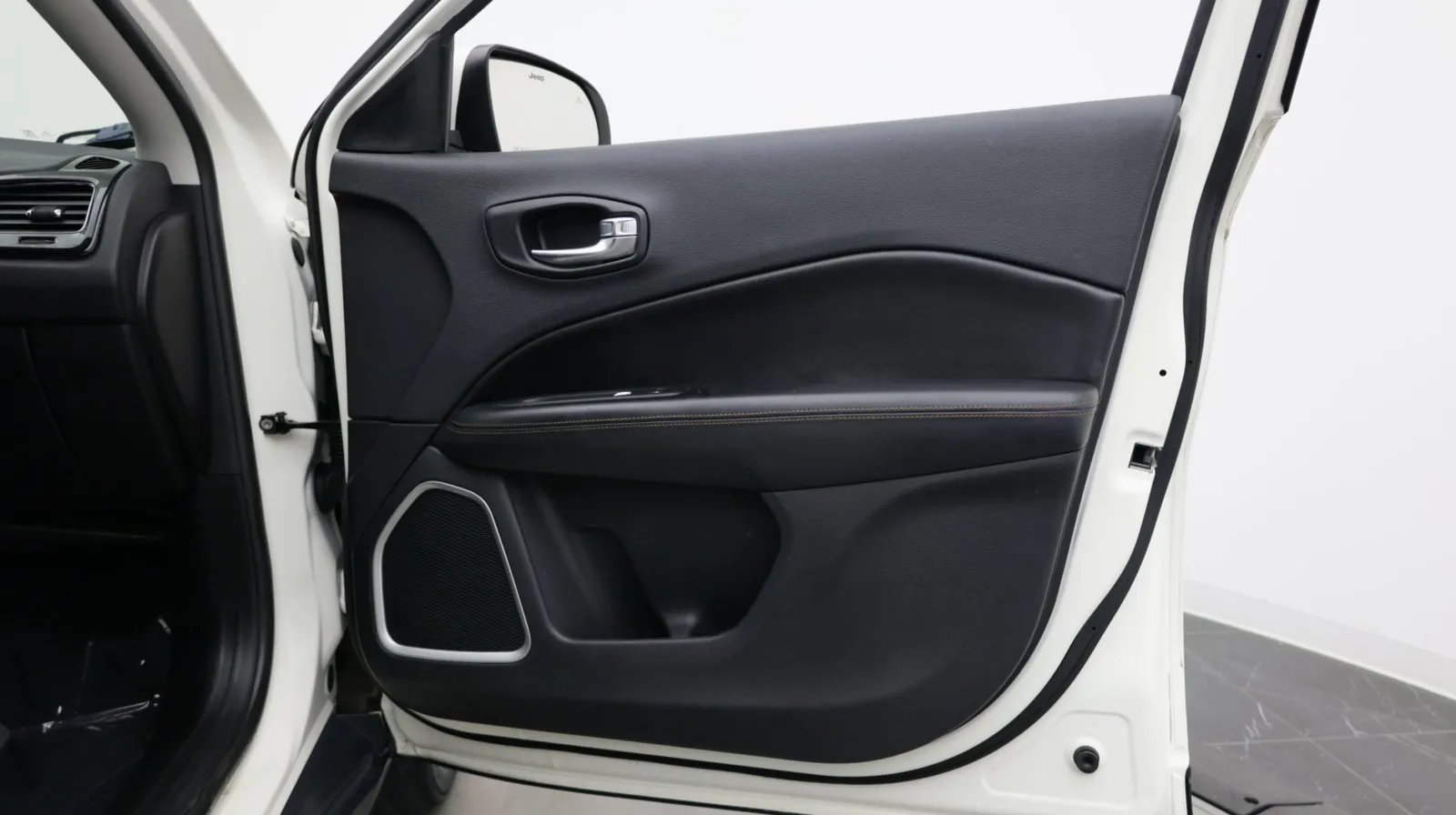 Jeep Compass photo 33