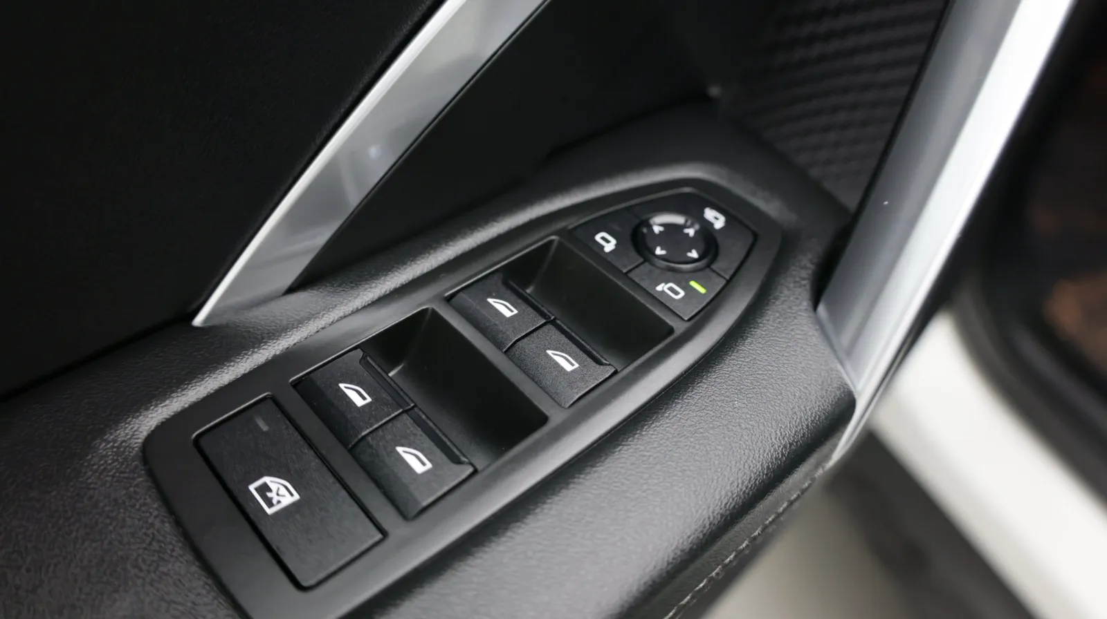 BMW X2 photo 12