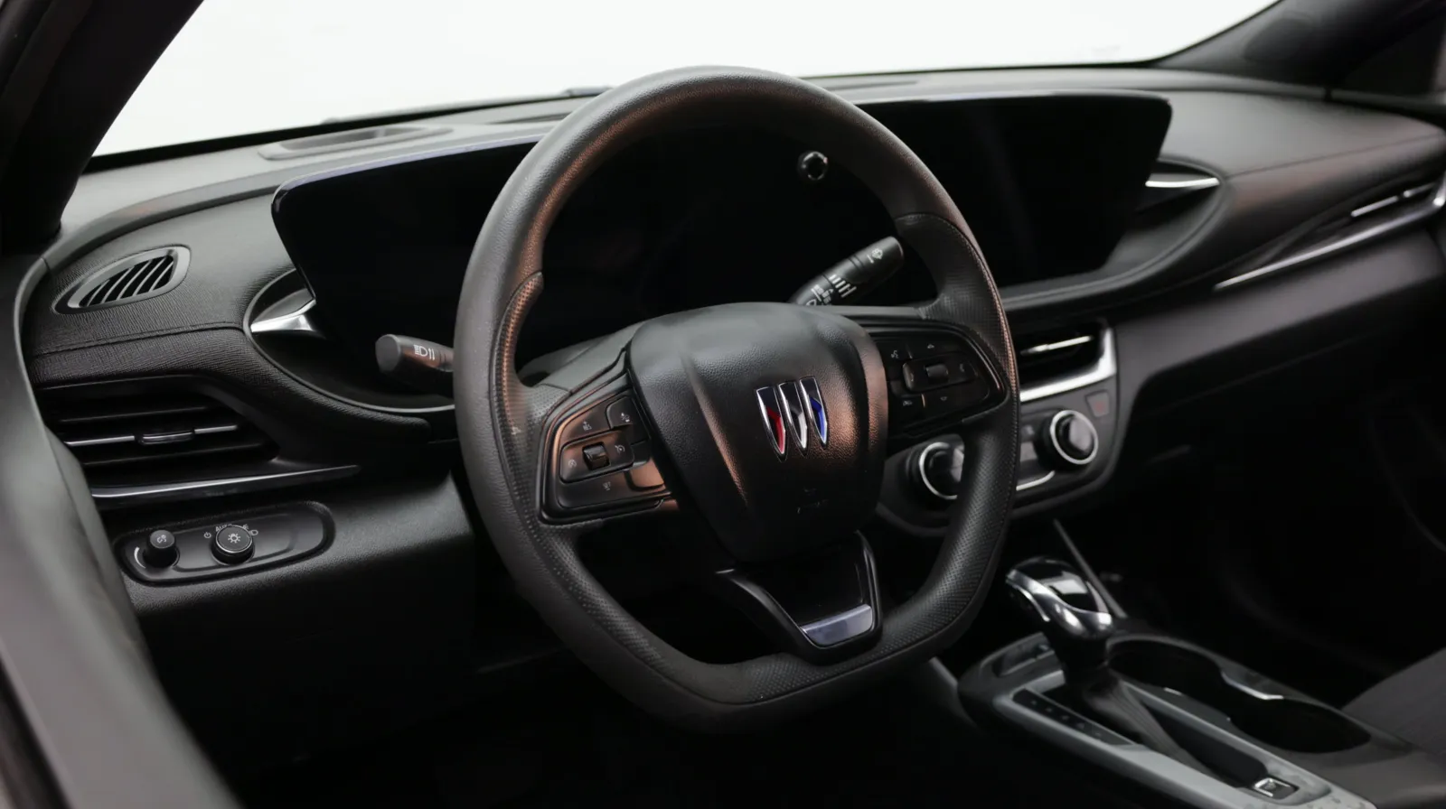 Buick Envista photo 9