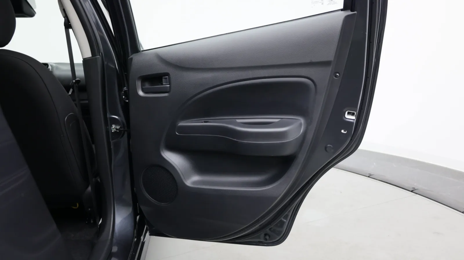 Mitsubishi Mirage photo 27