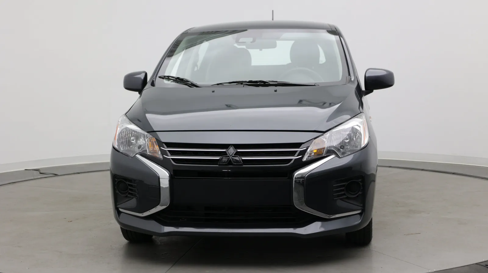 Mitsubishi Mirage photo 2