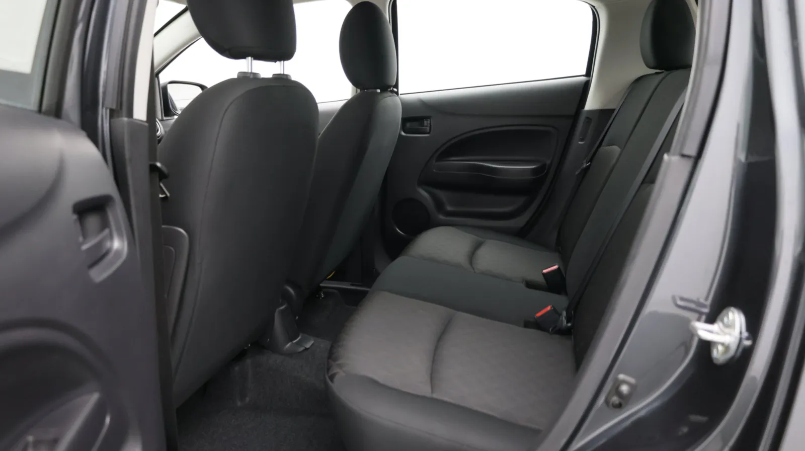 Mitsubishi Mirage photo 20