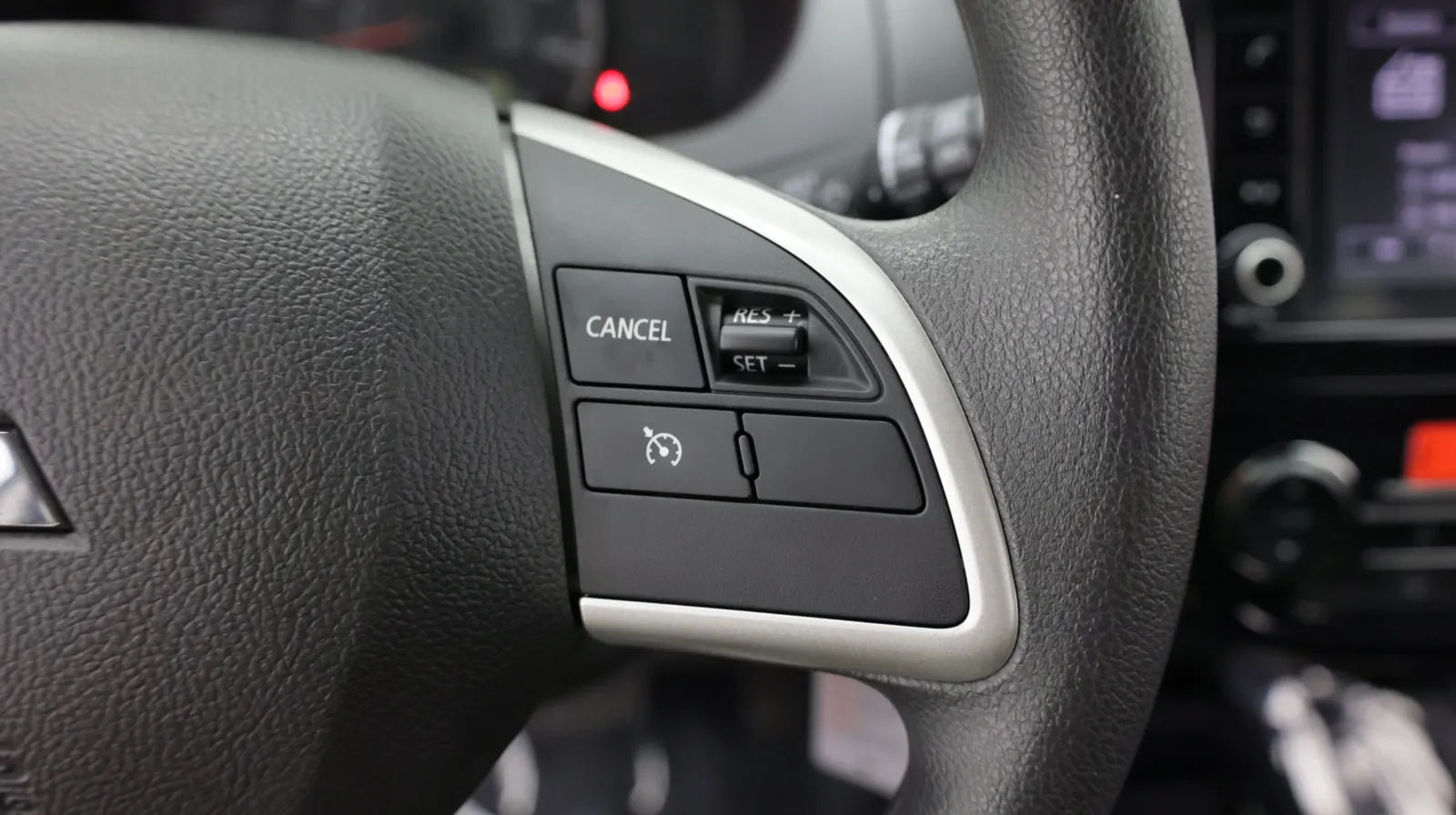 Mitsubishi Mirage photo 18