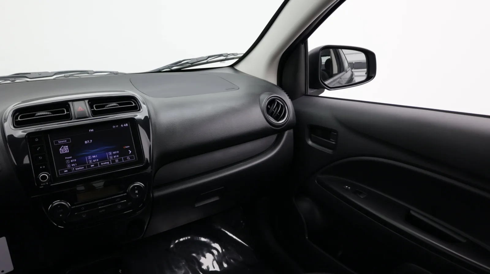 Mitsubishi Mirage photo 25