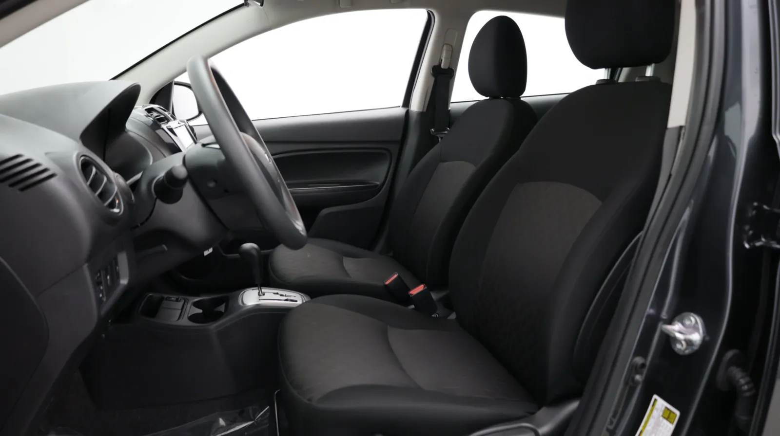 Mitsubishi Mirage photo 12