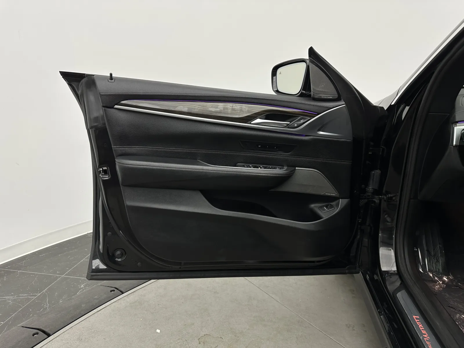 BMW 6 Series photo 12