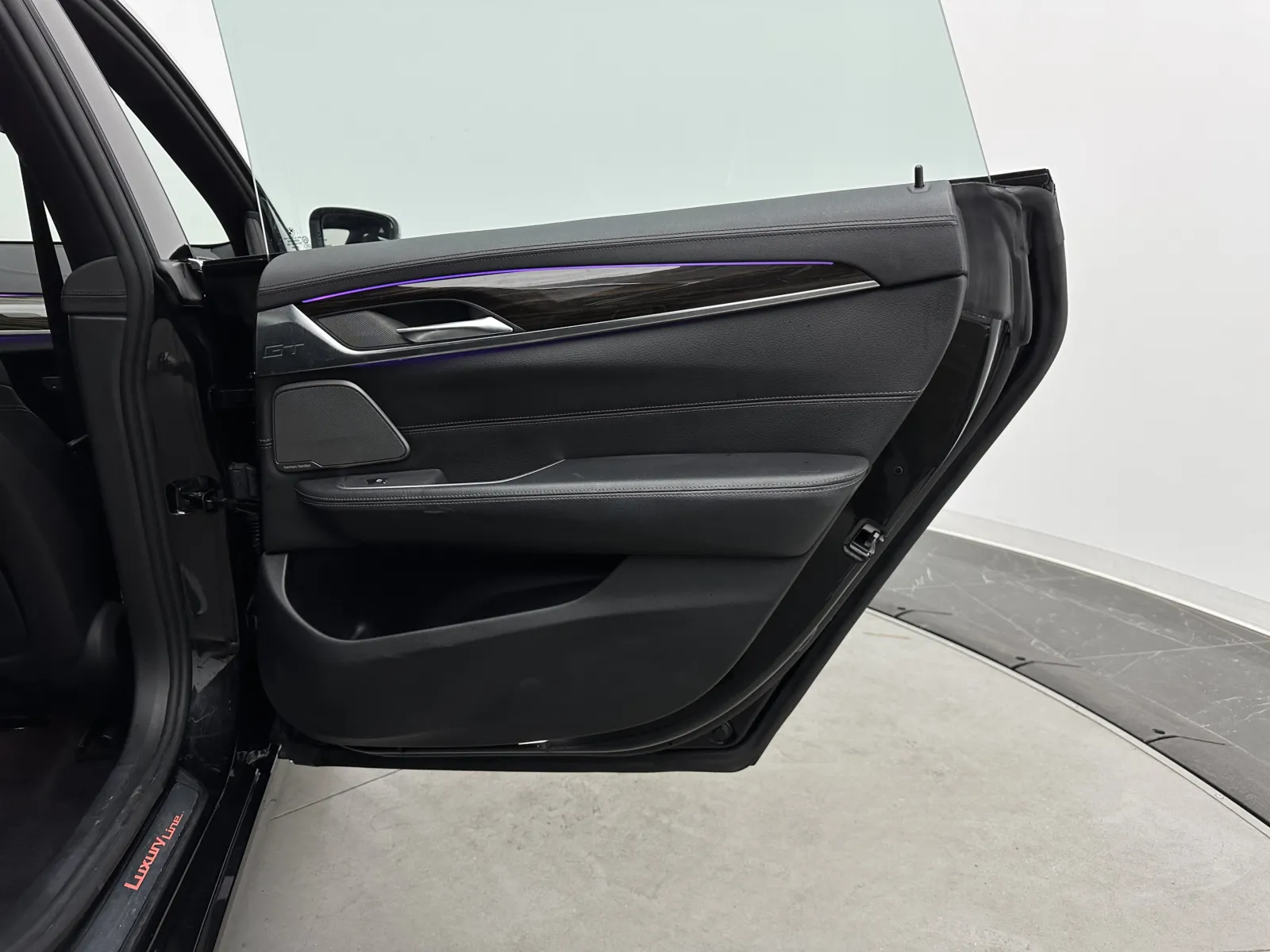 BMW 6 Series photo 39