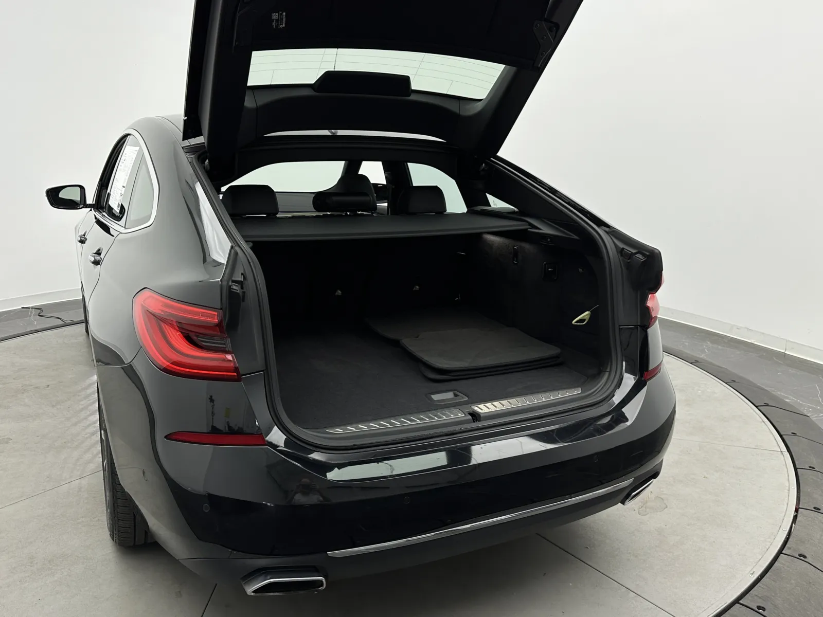 BMW 6 Series photo 36