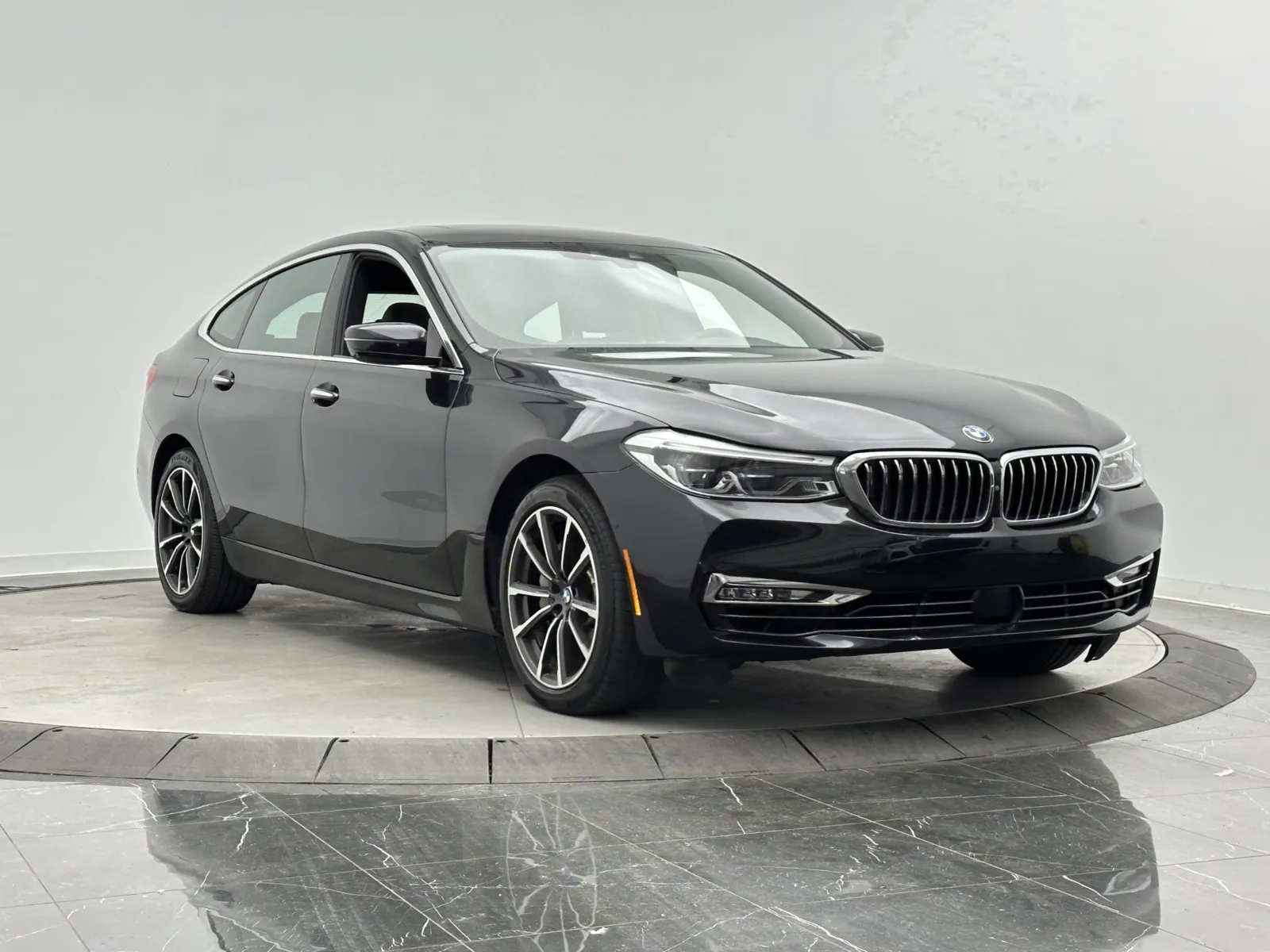 BMW 6 Series photo 3
