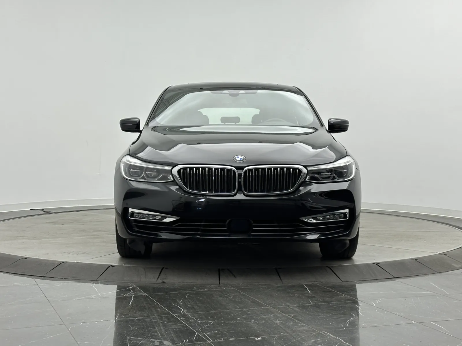 BMW 6 Series photo 2