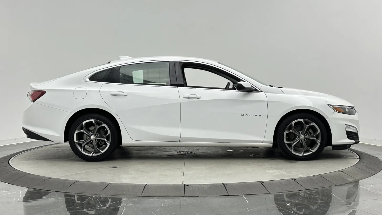 Chevrolet Malibu photo 8