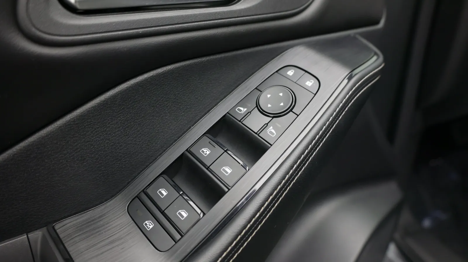 Nissan Rogue photo 13