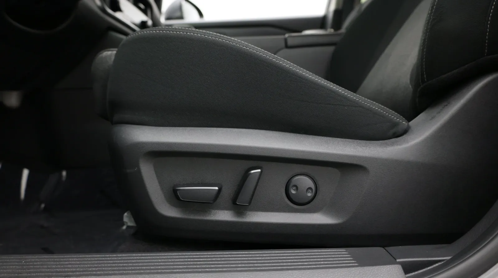 Nissan Rogue photo 14