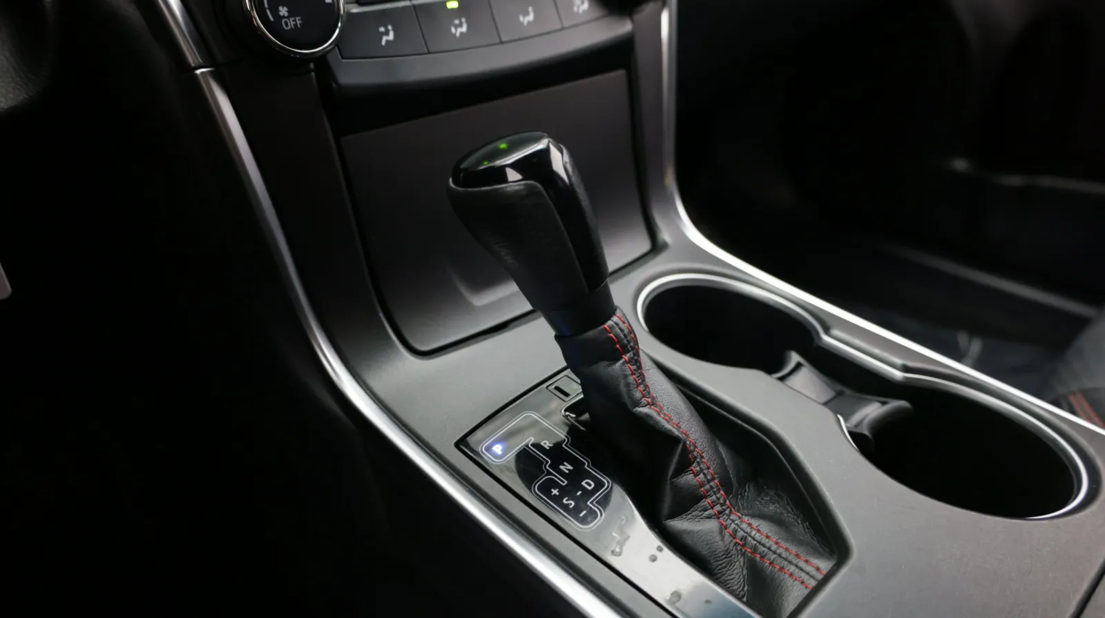 Toyota Camry photo 14