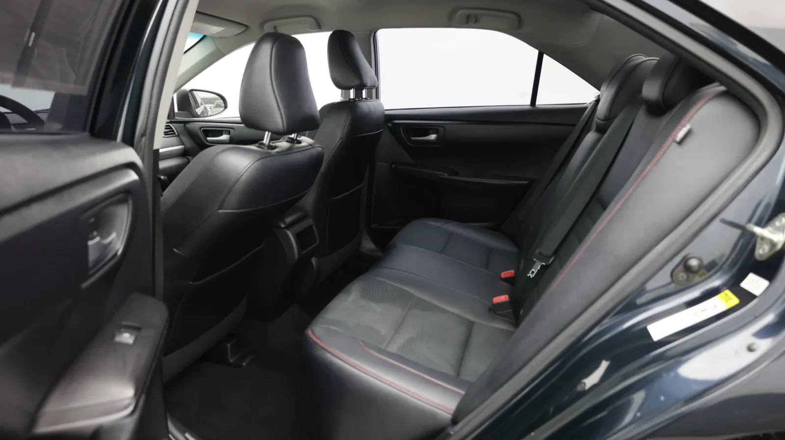 Toyota Camry photo 19