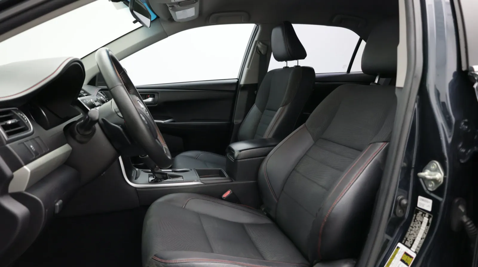 Toyota Camry photo 13