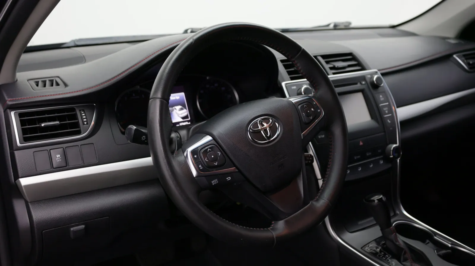 Toyota Camry photo 8
