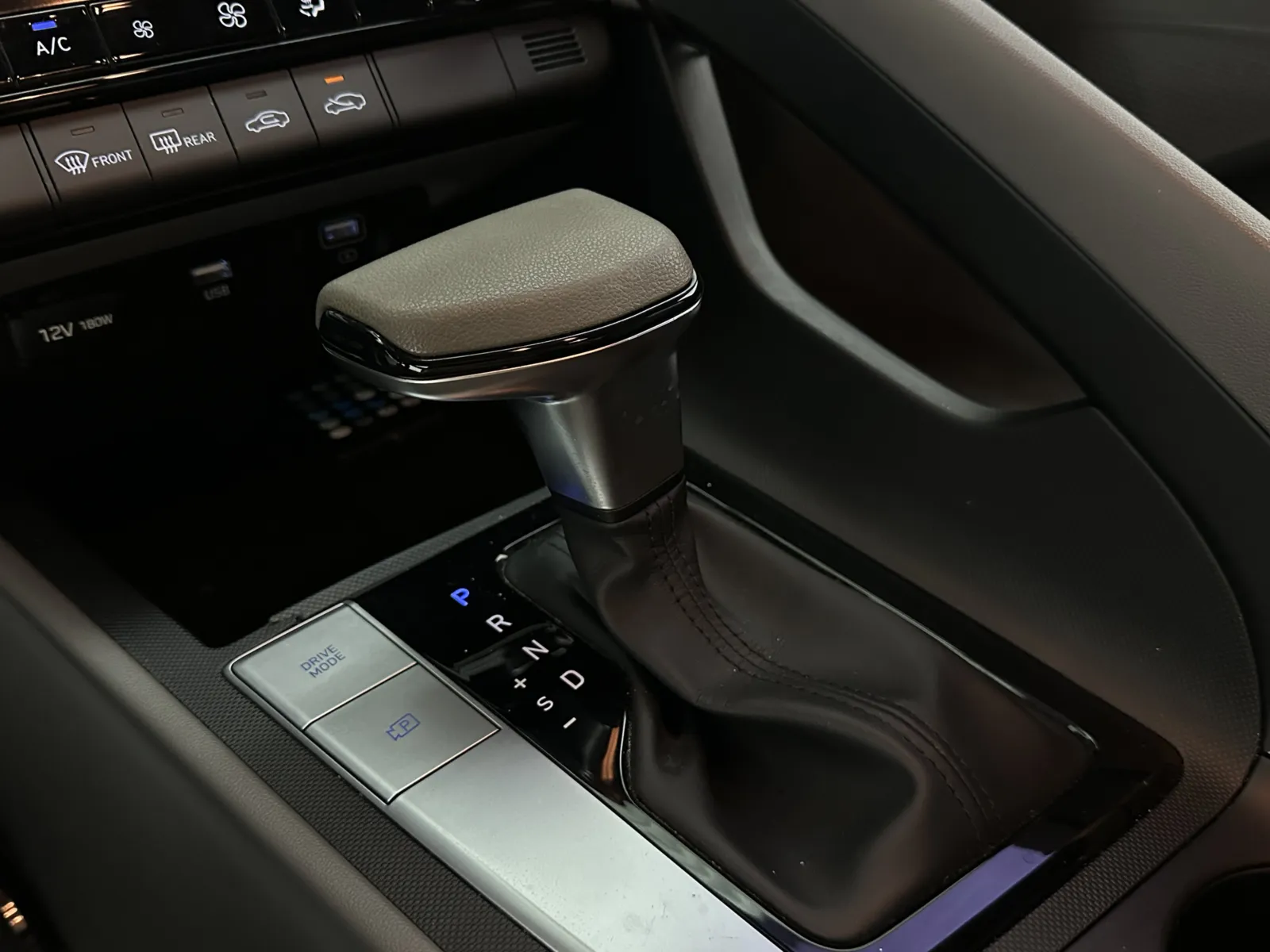 Hyundai Elantra photo 18