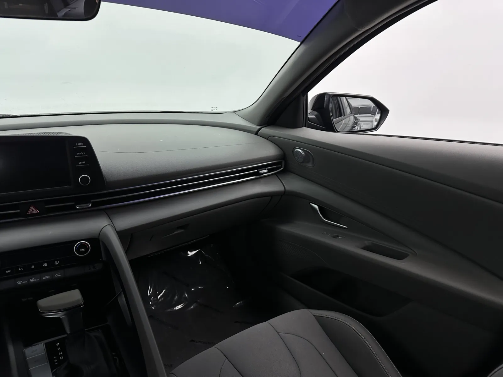 Hyundai Elantra photo 30