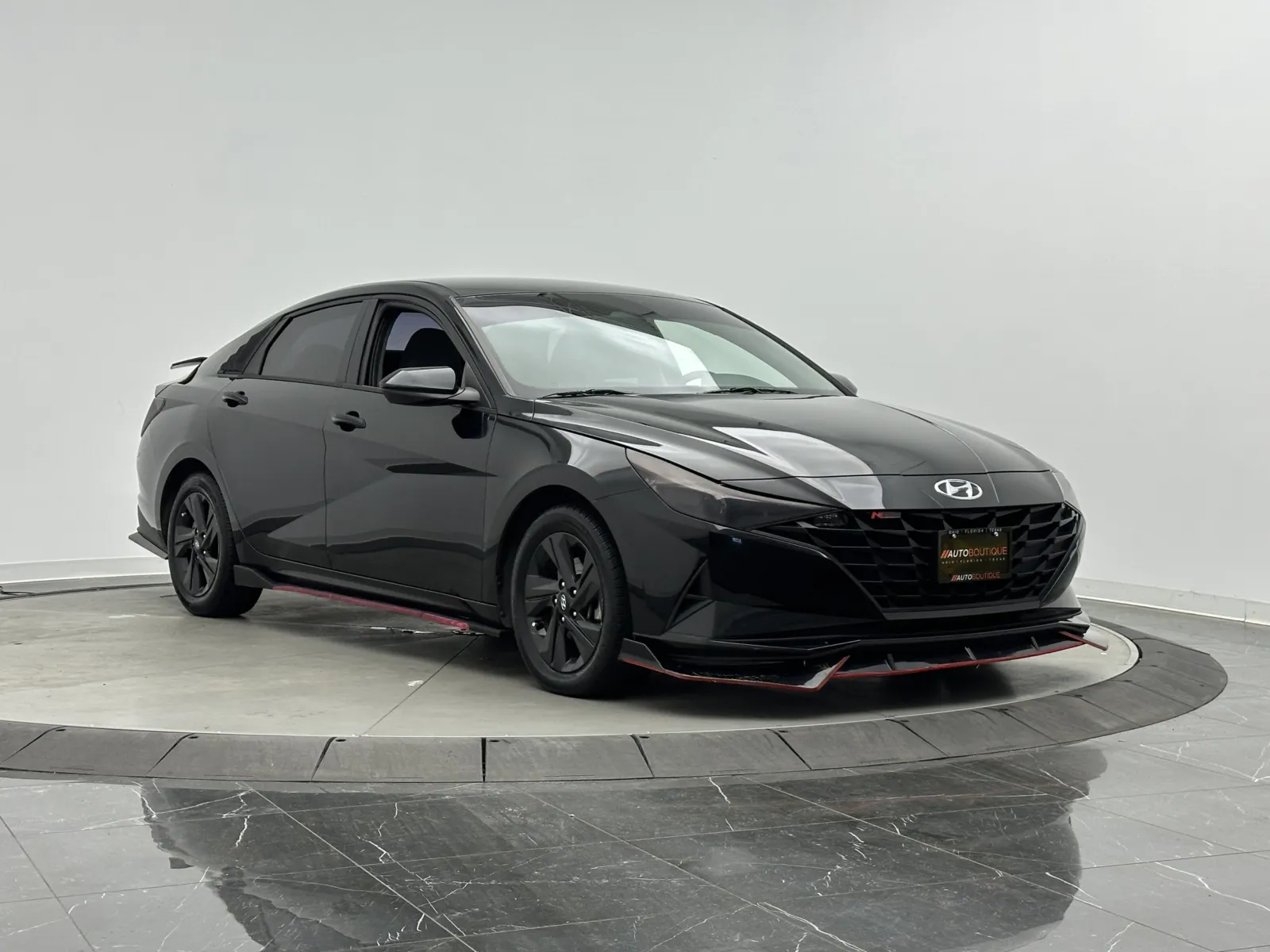 Hyundai Elantra photo 3