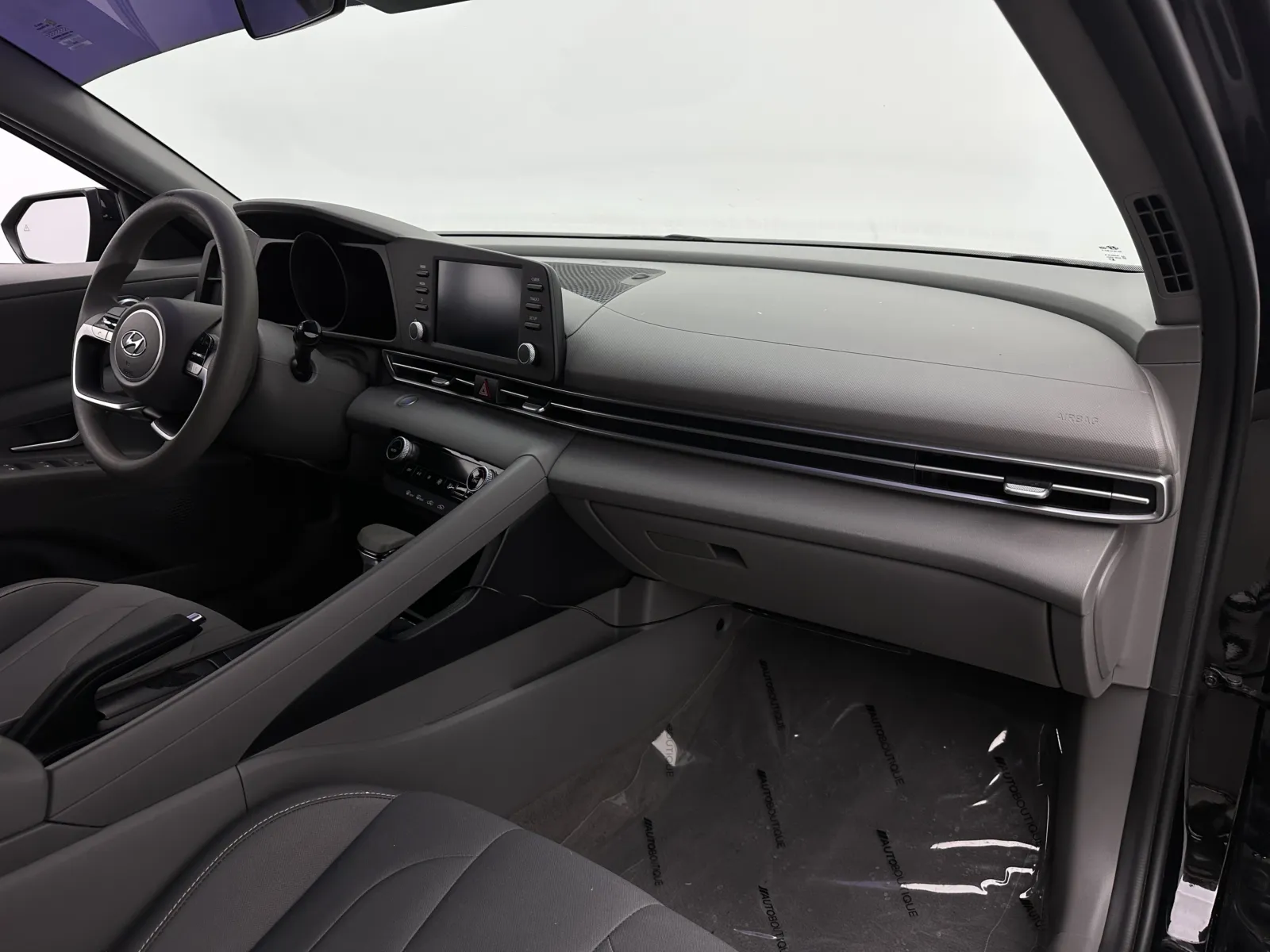 Hyundai Elantra photo 37