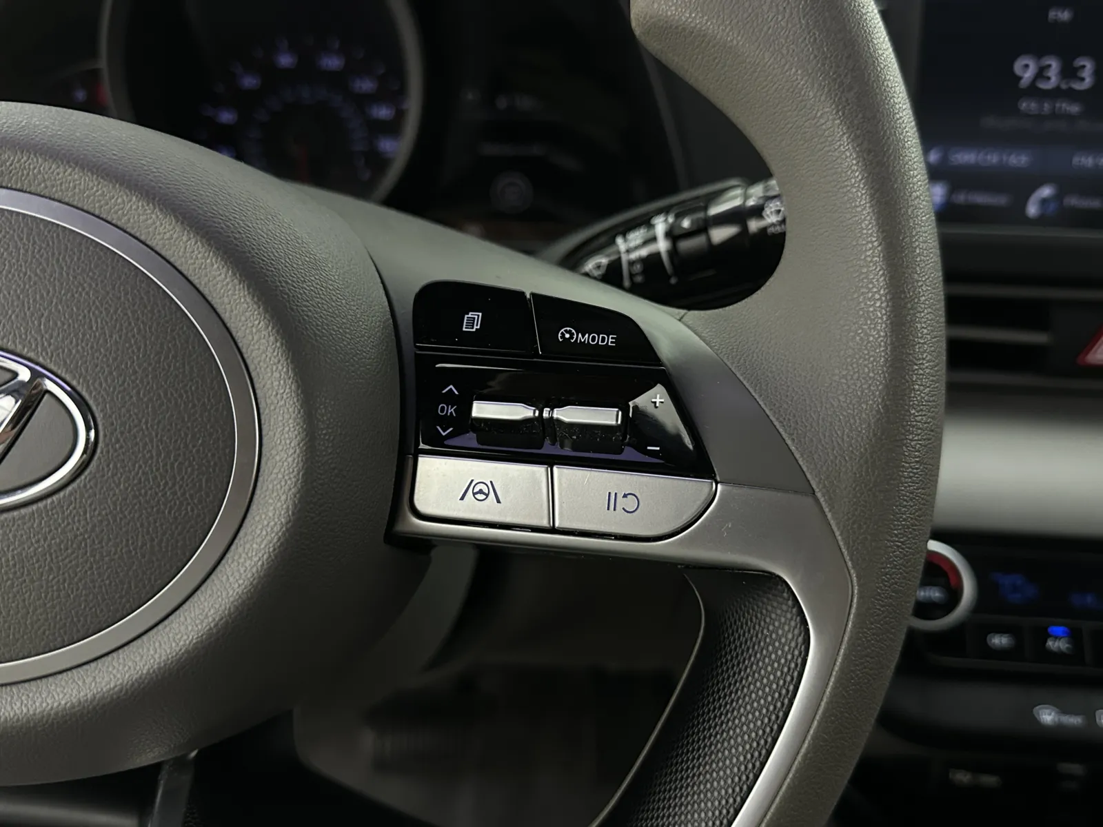Hyundai Elantra photo 23