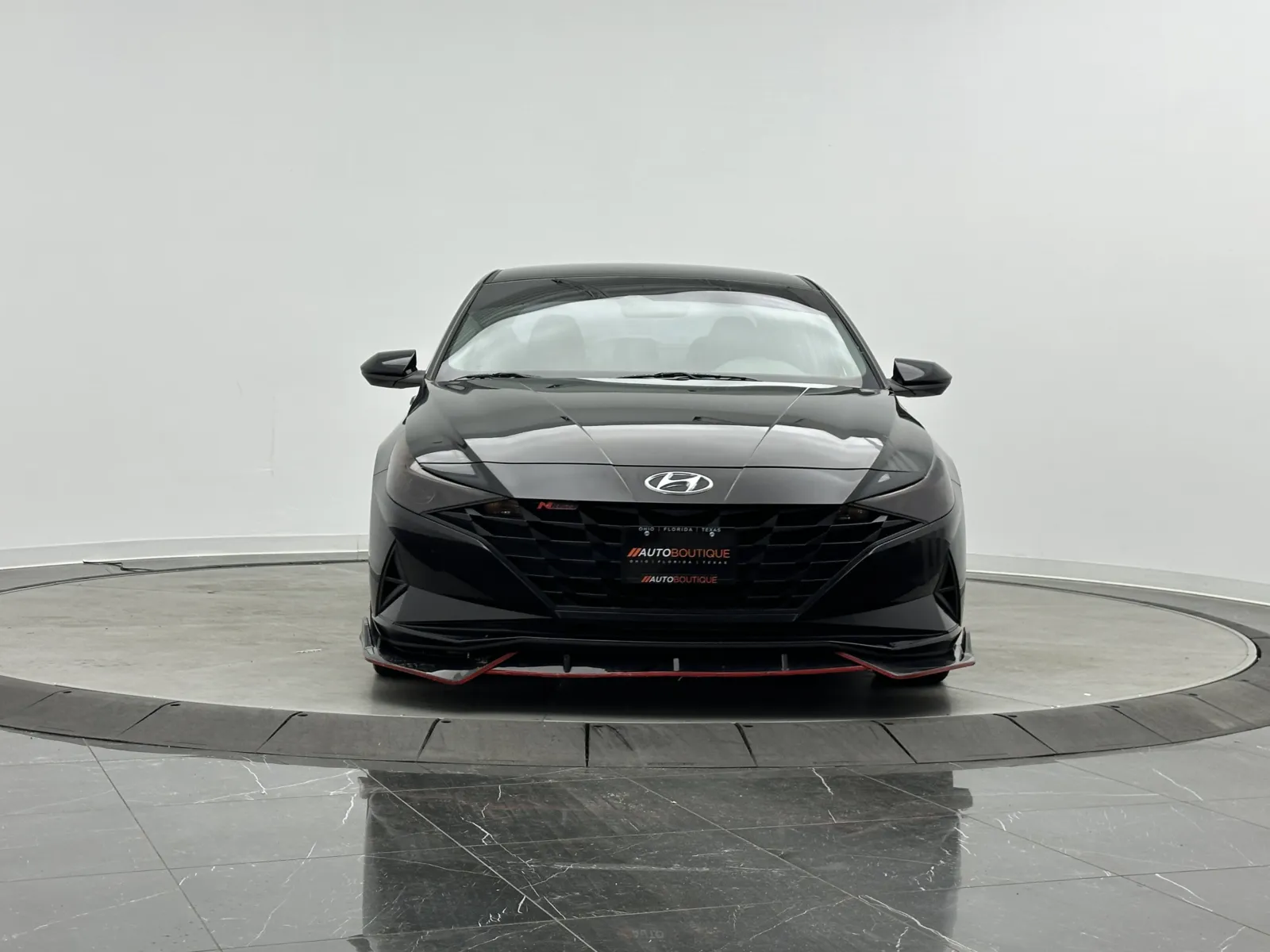 Hyundai Elantra photo 2