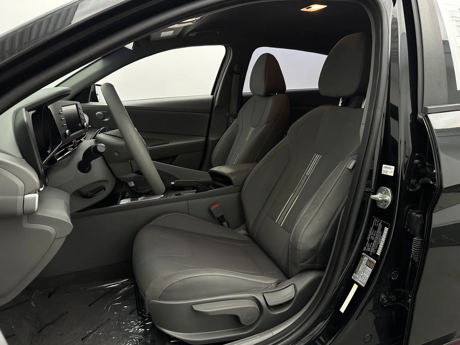 Hyundai Elantra photo 16