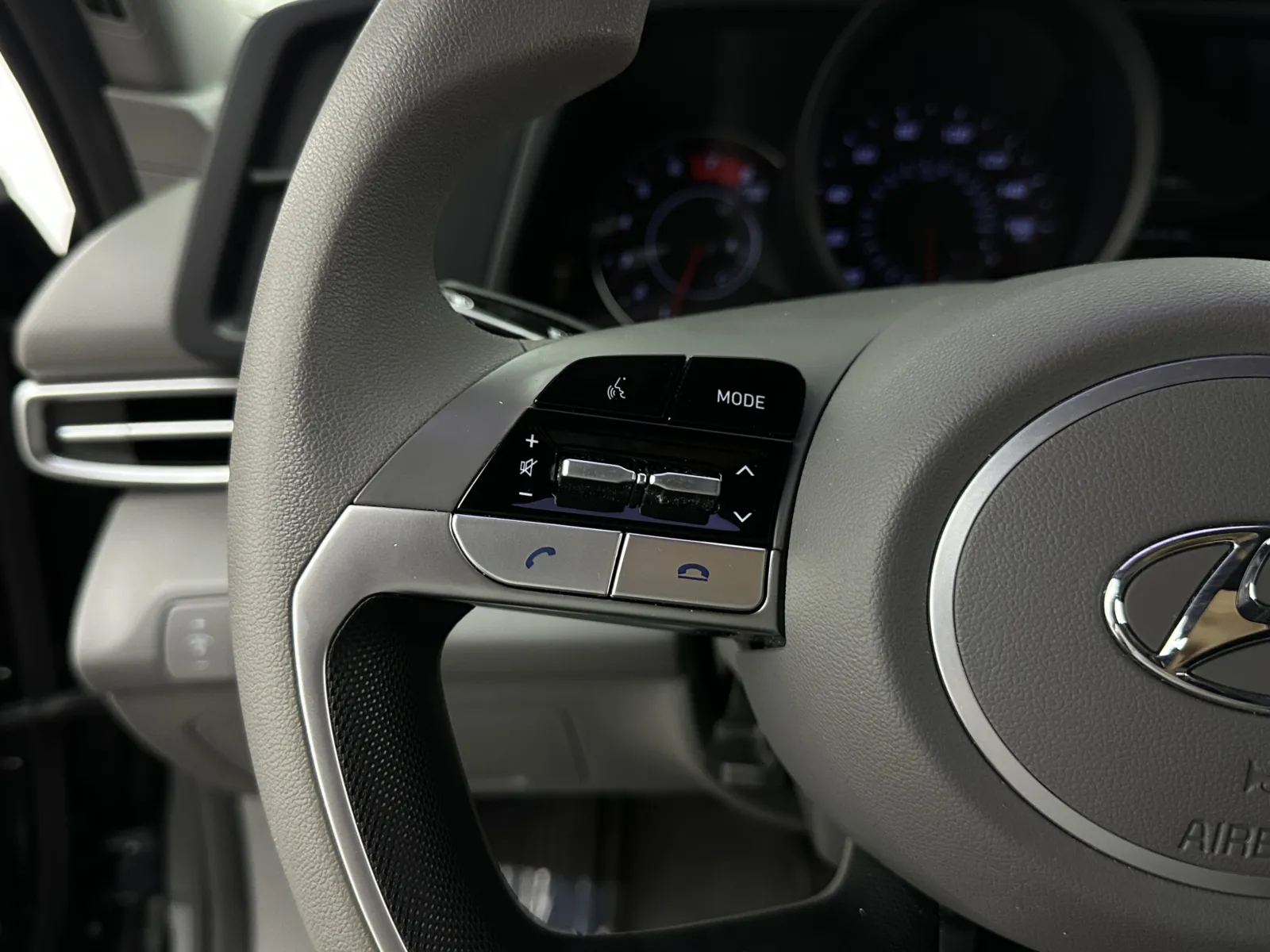 Hyundai Elantra photo 22