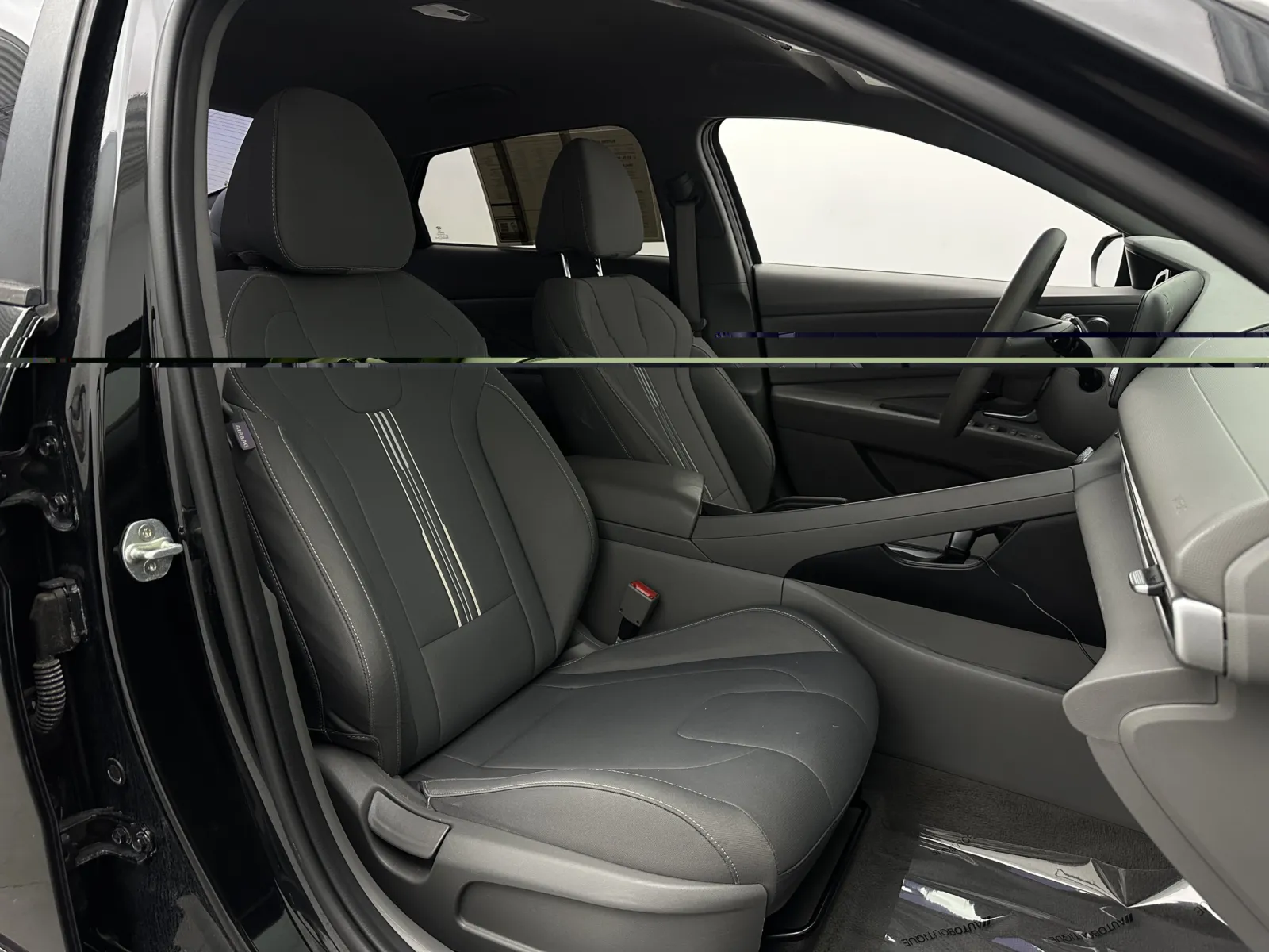 Hyundai Elantra photo 38