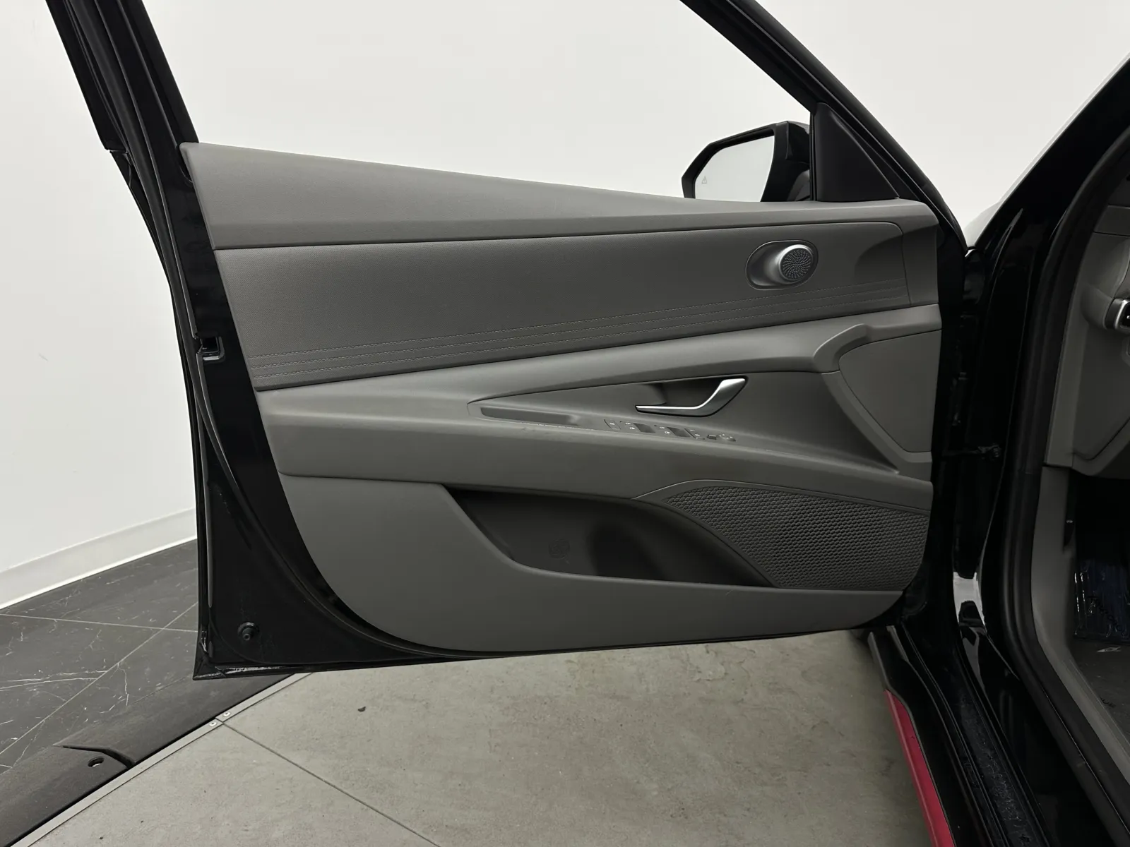 Hyundai Elantra photo 13