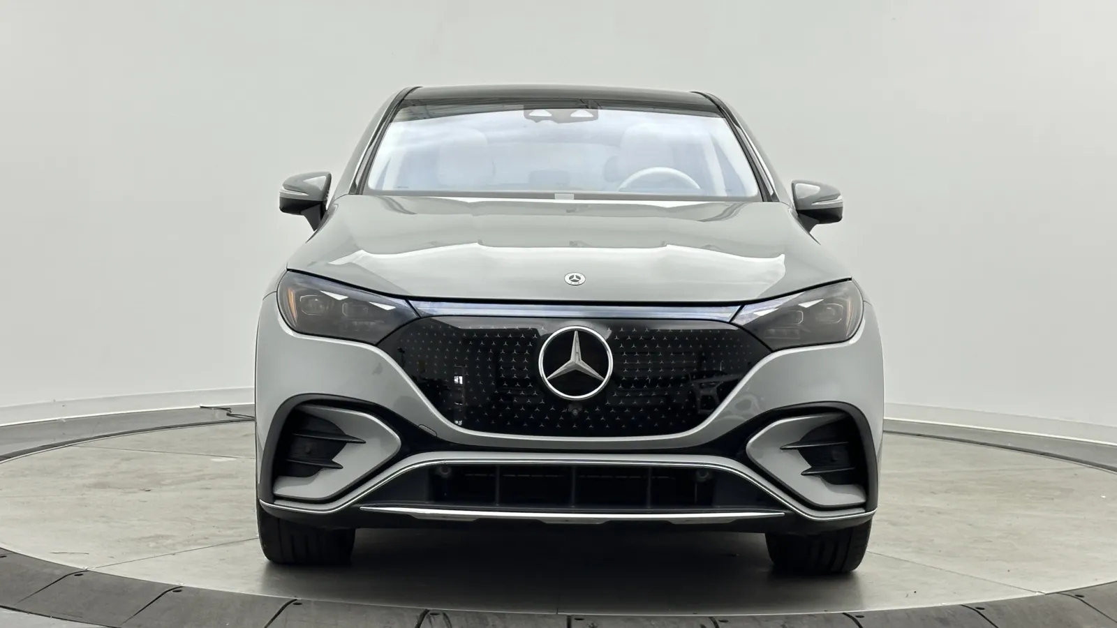 Mercedes-Benz EQE photo 2
