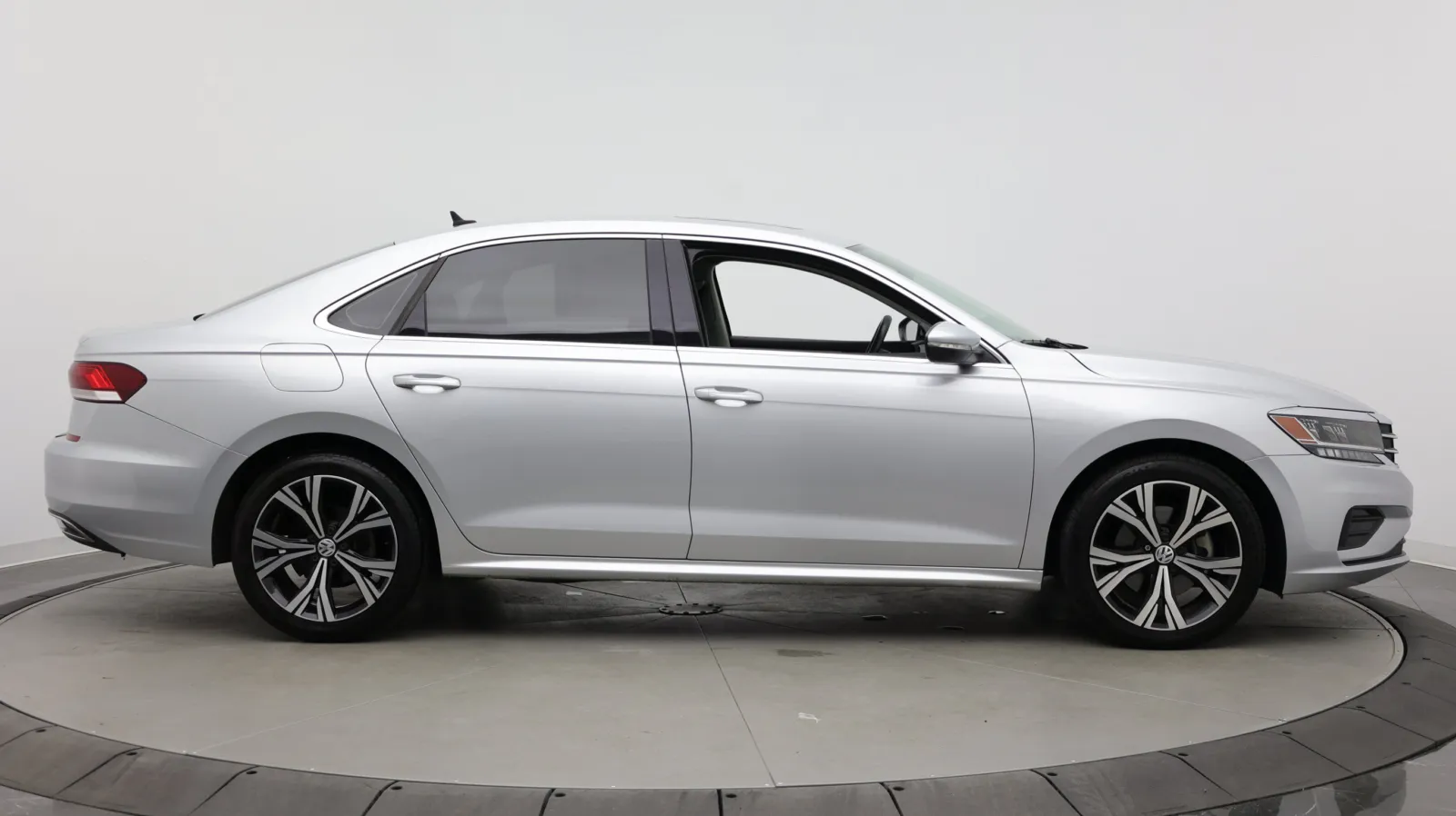 Volkswagen Passat photo 9