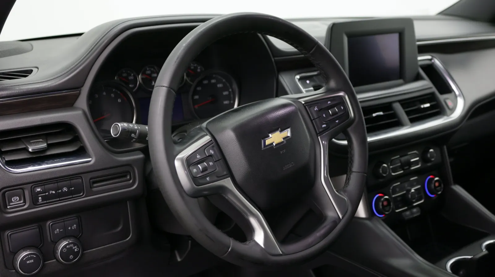 Chevrolet Suburban photo 8