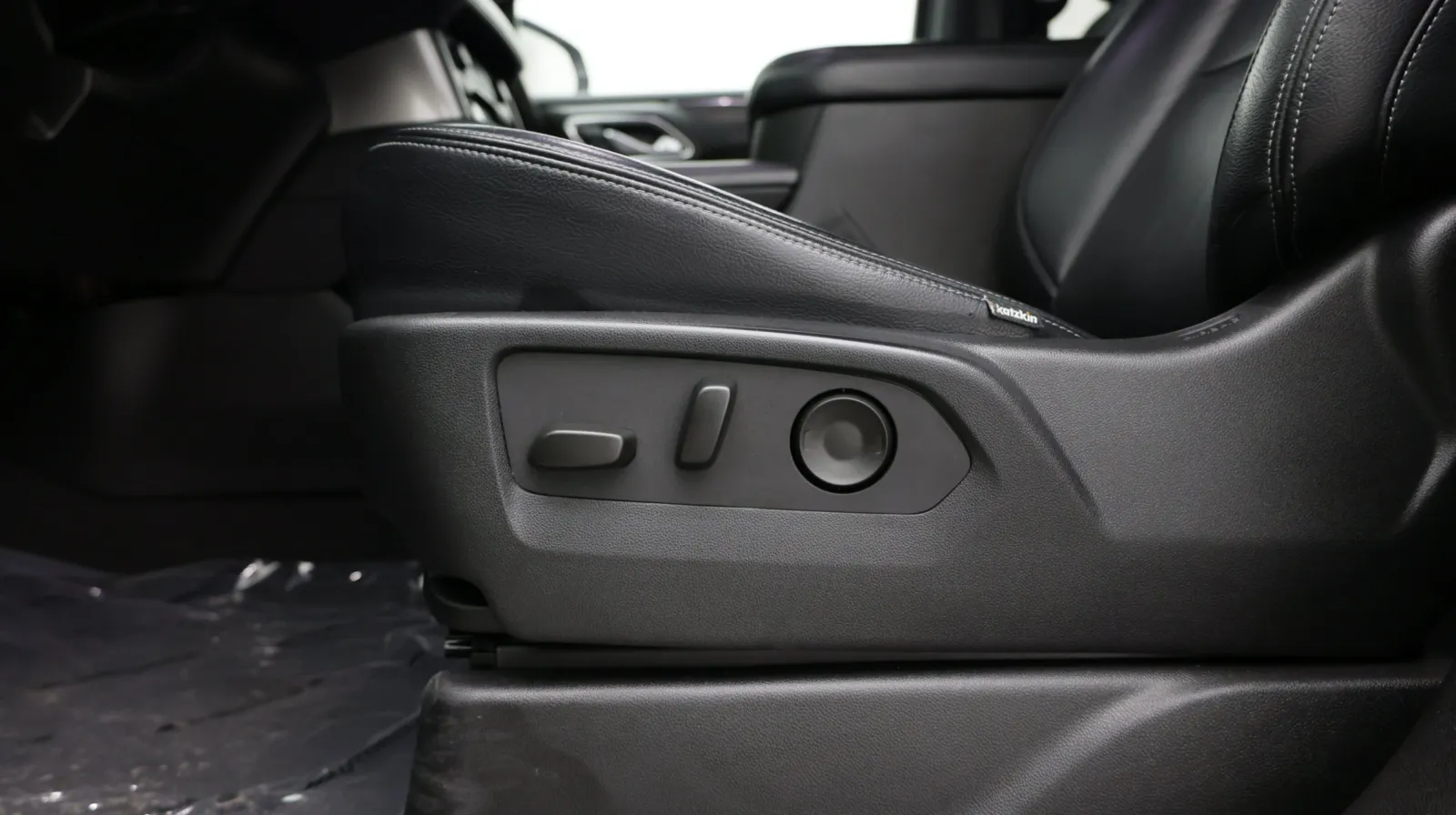 Chevrolet Suburban photo 13