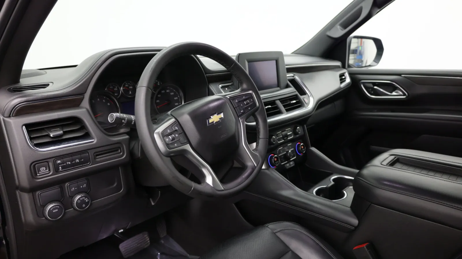 Chevrolet Suburban photo 10